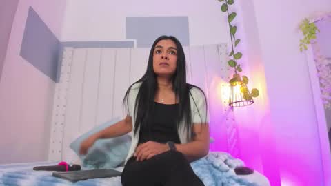 hanah_gray online show from 10-21-25, 11:00