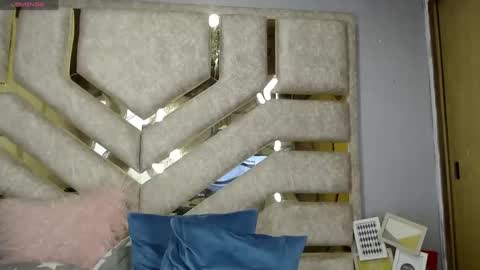 Hana.......Fansly -  content being added daily..  online show from 12-22-24, 06:04