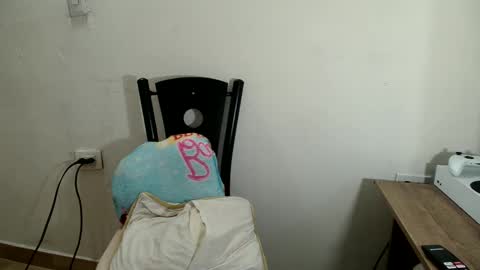 Hana.......Fansly -  content being added daily..  online show from 02-25-25, 12:25