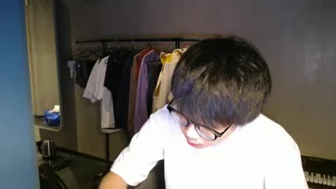 handsome_mannn online show from 12-03-25, 02:08