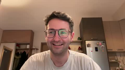 Snapshot of handsome_sasha chatting on 02-19-25, 01:06 Sasha online show from 02-19-25, 01:06