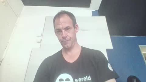 handsomeguy4ever online show from 10-20-25, 01:55