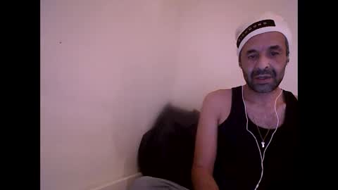 Snapshot of handsomepenis20cm chatting on 11-27-25, 07:05 handsomepenis20cm online show from 11-27-25, 07:05