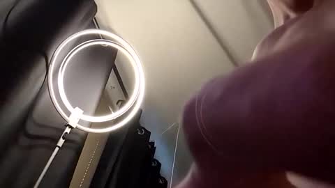 handsomerob42 online show from 10-20-25, 04:18