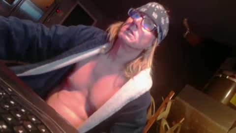 Handystudman online show from 01-05-25, 03:13