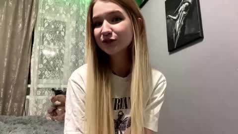 Elsa online show from 11-28-25, 05:48