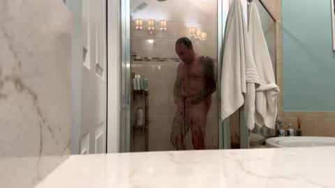 Snapshot of hangit0ut chatting on 10-14-25, 11:22 hangit0ut online show from 10-14-25, 11:22