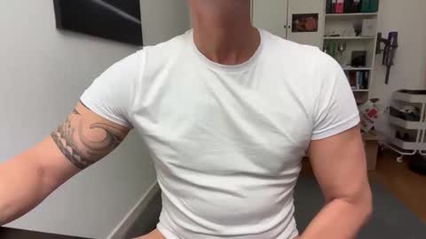 hanky online show from 11-06-25, 05:14