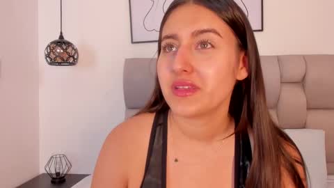 hanna__evans_ online show from 10-22-25, 12:49