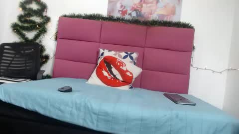 Hanna Palmer online show from 12-18-24, 02:49