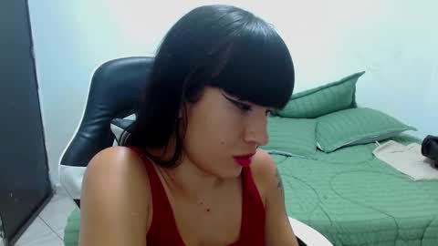 Snapshot of hanna_bella21 chatting on 10-22-25, 11:15 Hanna online show from 10-22-25, 11:15