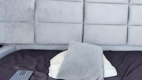 Hanna Castro online show from 11-22-25, 01:21