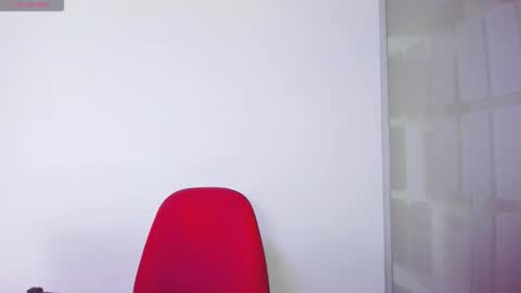 Snapshot of hanna_chloe chatting on 02-01-26, 01:53 Sara online show from 02-01-26, 01:53