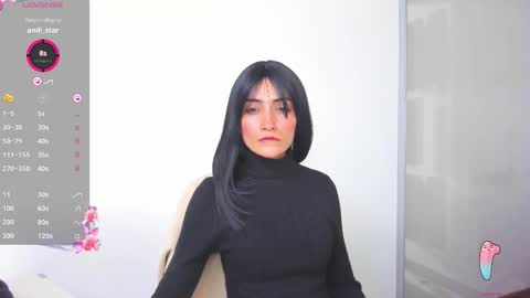 Snapshot of hanna_chloe chatting on 02-12-26, 07:53 Sara online show from 02-12-26, 07:53