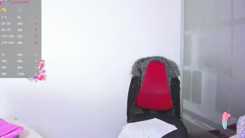 Snapshot of hanna_chloe chatting on 02-24-26, 07:12 Sara online show from 02-24-26, 07:12