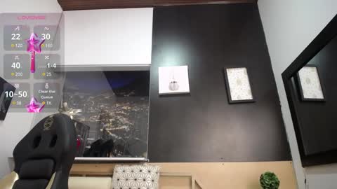 hanna_lamber online show from 12-22-24, 03:44