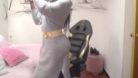 hanna_lamber online show from 10-11-25, 11:20