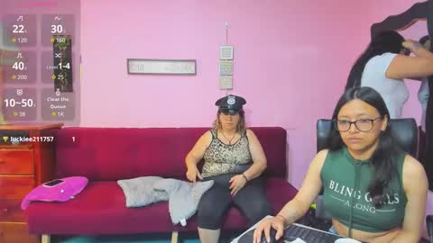 Hanna online show from 10-28-25, 01:14