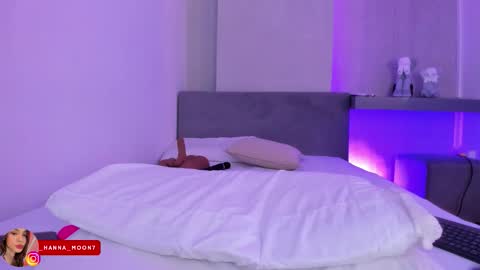 Snapshot of hanna_moonlight_ chatting on 12-14-25, 09:30 Hanna online show from 12-14-25, 09:30