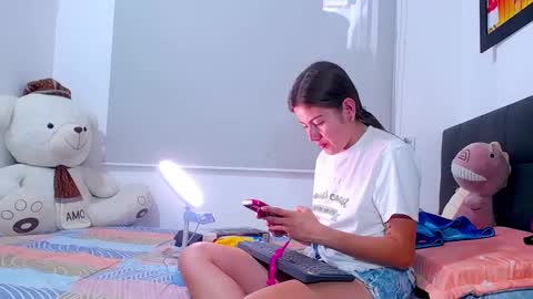 Snapshot of hanna_xxx18 chatting on 12-18-24, 08:57 HANNA online show from 12-18-24, 08:57