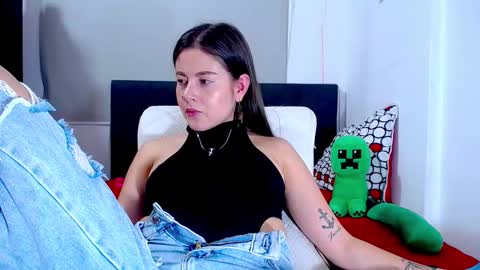 Snapshot of hanna_xxx18 chatting on 11-10-25, 03:16 HANNA online show from 11-10-25, 03:16