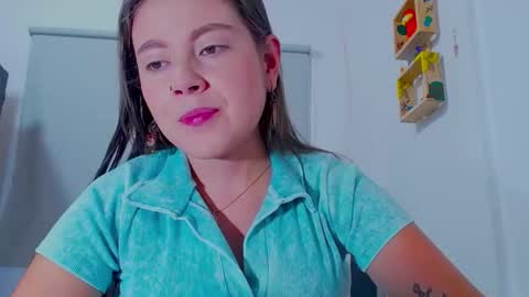 Snapshot of hanna_xxx18 chatting on 11-25-25, 06:08 HANNA online show from 11-25-25, 06:08