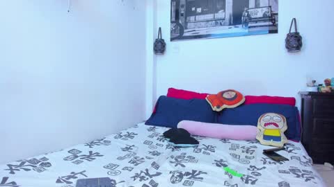 Snapshot of hannaandmike chatting on 01-10-25, 12:36 Hanna and Mike online show from 01-10-25, 12:36