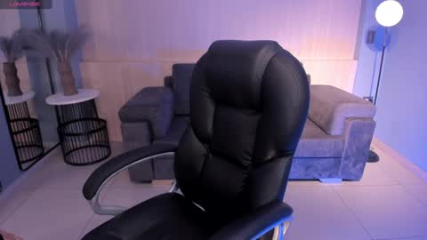  Hanna Connor  online show from 01-11-25, 08:21