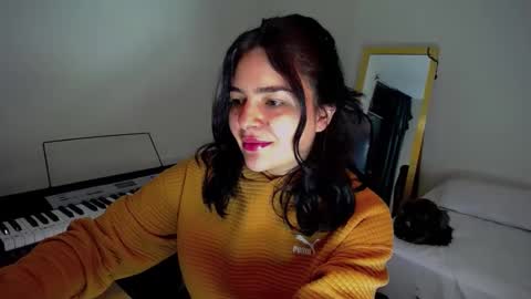 Snapshot of hannaconor chatting on 12-23-24, 03:07 Aurora Sky online show from 12-23-24, 03:07