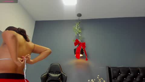 HANNAH MILLER online show from 12-18-24, 11:24