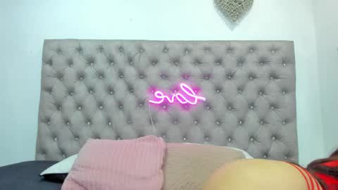 HANNAH MILLER online show from 10-10-25, 05:45