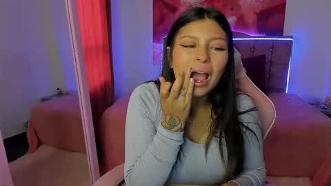 hannah_swet online show from 11-12-25, 12:05