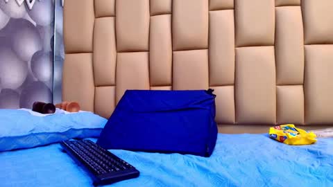 hannah_teehn online show from 10-01-25, 07:20