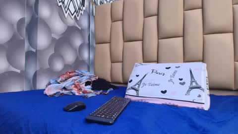 hannah_teehn online show from 10-06-25, 07:22