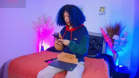 Snapshot of hannahblue_ chatting on 02-03-26, 12:10 HannahBlue online show from 02-03-26, 12:10