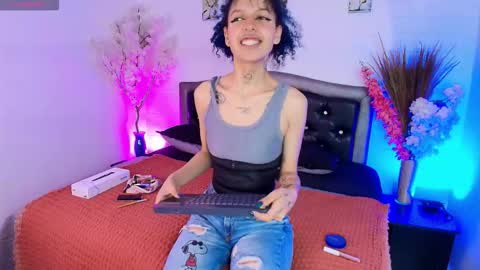 Snapshot of hannahblue_ chatting on 02-04-26, 12:22 HannahBlue online show from 02-04-26, 12:22