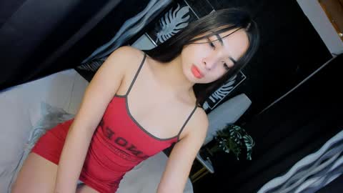 Snapshot of hannahriches chatting on 02-26-25, 01:11 Hannah online show from 02-26-25, 01:11