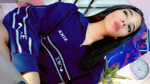 Snapshot of hannahsmit_ chatting on 12-29-24, 05:21 hannahsmit_ online show from 12-29-24, 05:21