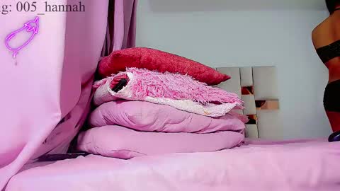 Snapshot of hannahsmit_ chatting on 09-20-25, 08:37 hannahsmit_ online show from 09-20-25, 08:37