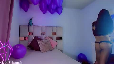 Snapshot of hannahsmit_ chatting on 11-04-25, 07:29 hannahsmit_ online show from 11-04-25, 07:29