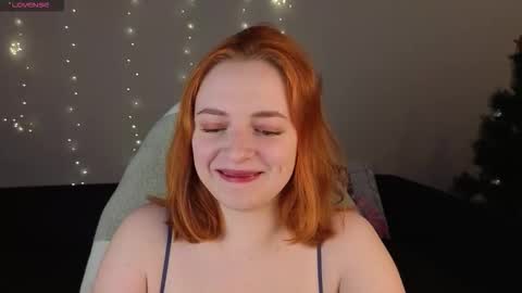 Snapshot of hannamelon_ chatting on 02-07-26, 08:18 Hanna first stream on feb 5 11pm UTC3 online show from 02-07-26, 08:18