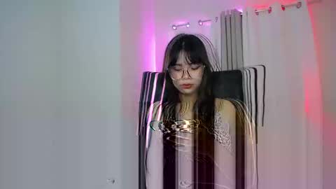 Snapshot of hannaqxx chatting on 12-19-24, 02:13 hannah online show from 12-19-24, 02:13