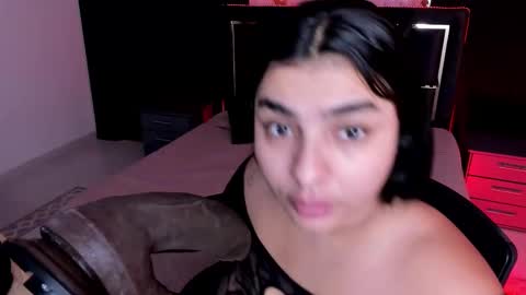 Snapshot of hannasscott chatting on 09-17-25, 11:45 Hannasscott online show from 09-17-25, 11:45