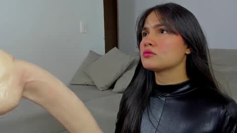 Hanna online show from 10-30-25, 01:56