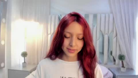 Hanni  online show from 02-16-25, 05:26