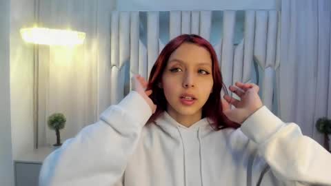 Hanni  online show from 02-25-25, 10:58