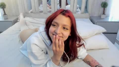 Hanni  online show from 02-25-25, 05:04