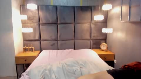 Hanni  online show from 03-05-25, 02:01