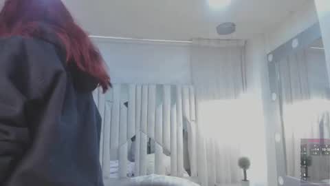 Hanni  online show from 03-06-25, 02:18