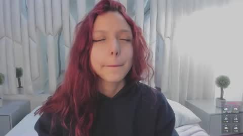 Hanni  online show from 03-06-25, 05:22